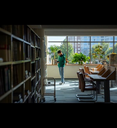 full-shot-student-library_23-2149647115